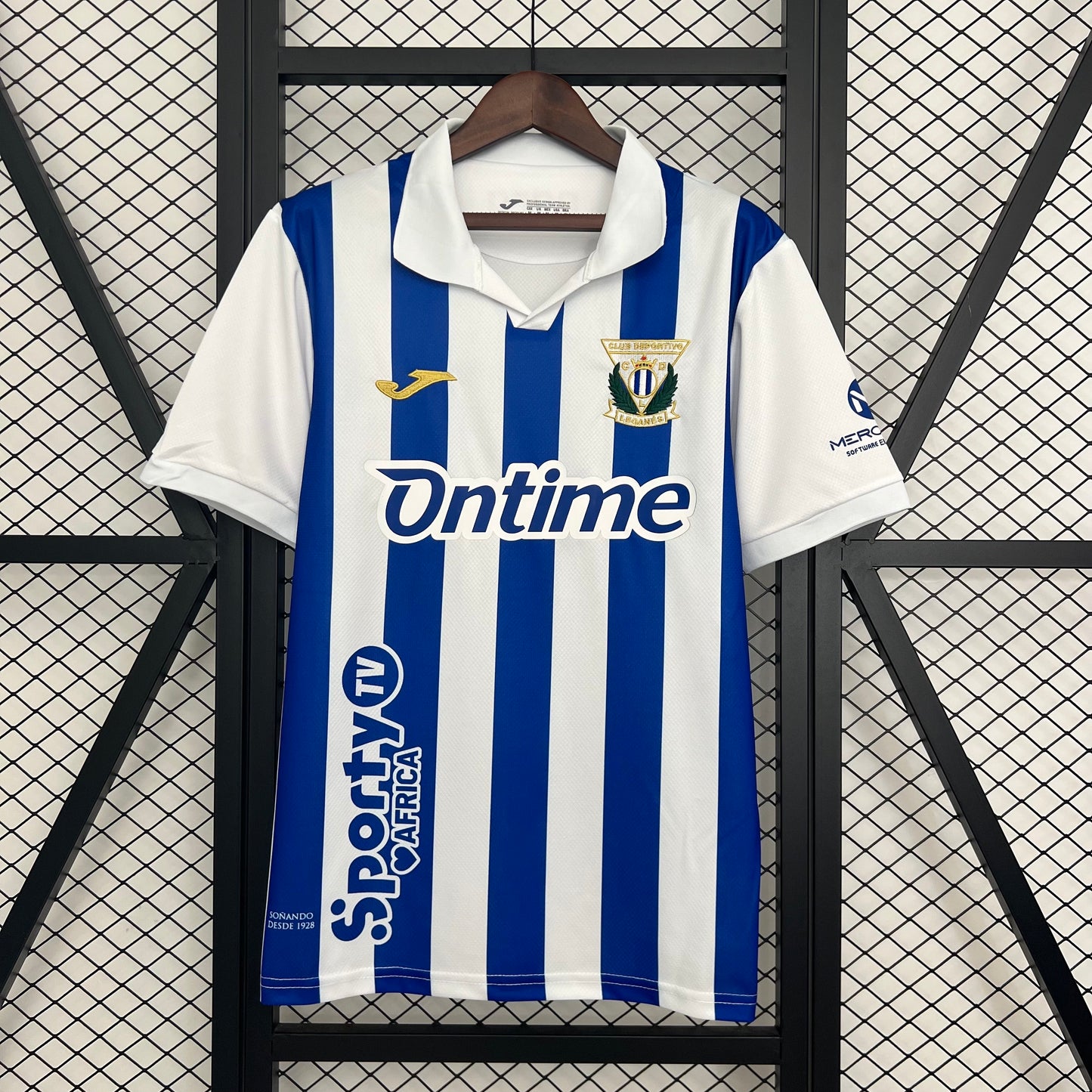 87Camiseta Oficial CD Leganés – Primera Equipación