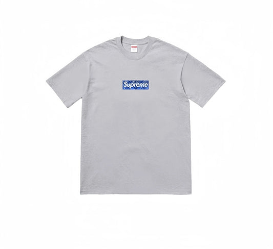 Camiseta Roja Box Logo Estilo Streetwear