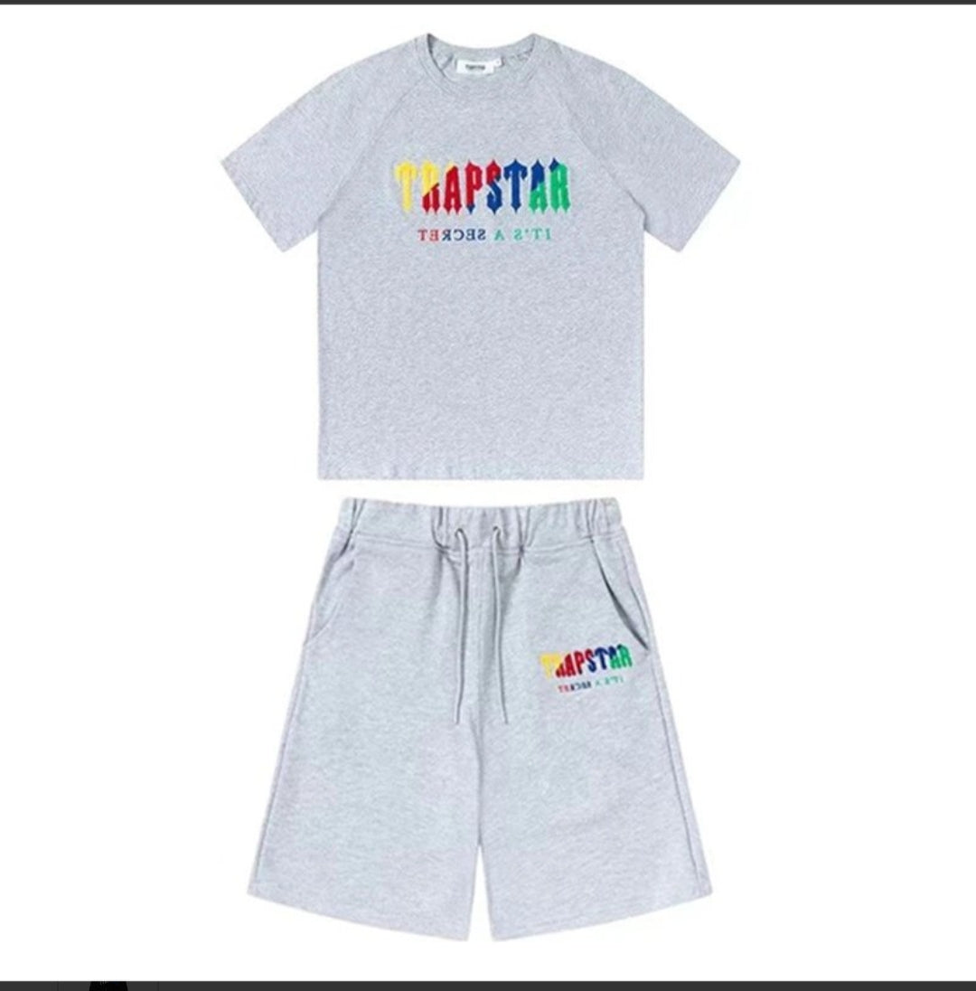 Conjunto Camiseta y Short Logo Frontal Estilo Streetwear