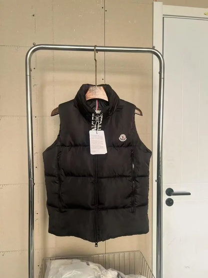 Chaleco acolchado blanco estilo urbano premium
