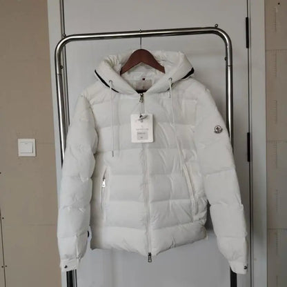 Plumífero acolchado con capucha estilo minimal premium