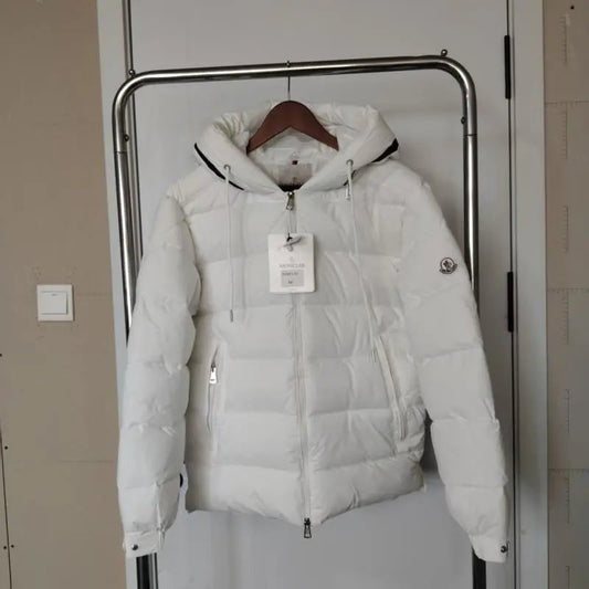 Plumífero acolchado con capucha estilo minimal premium