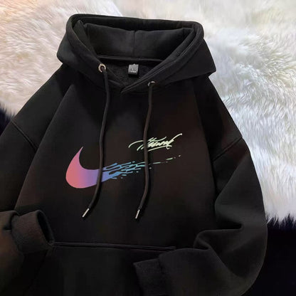 Sudadera Negra con Capucha y Gráfico Frontal – Streetwear Moderno