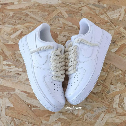 Zapatilla Blanca Urbana con Cordones XL – Estilo Premium