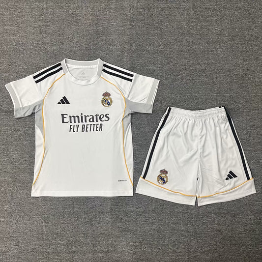 18Conjunto Real Madrid Niño – Primera Equipación