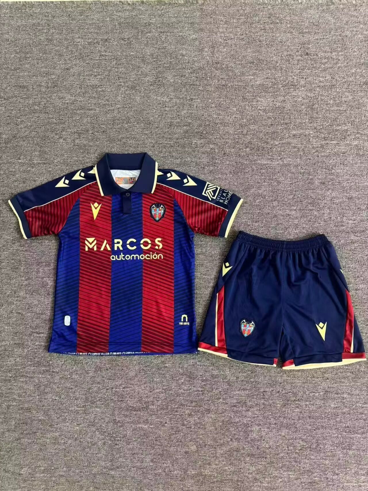 2Conjunto Deportivo Levante UD Niño – Primera Equipación