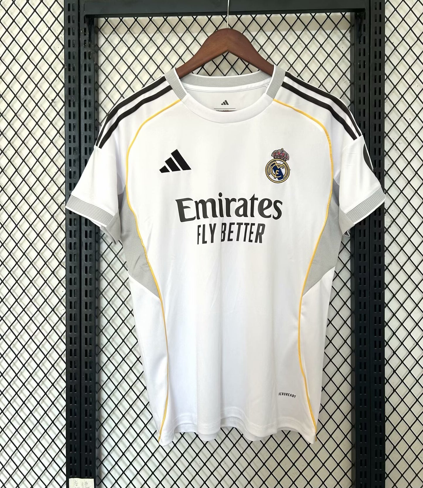 43Camiseta Real Madrid – Primera Equipación Oficial