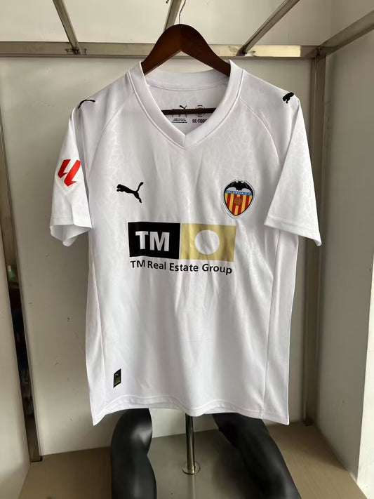 122Camiseta Valencia CF – Primera Equipación