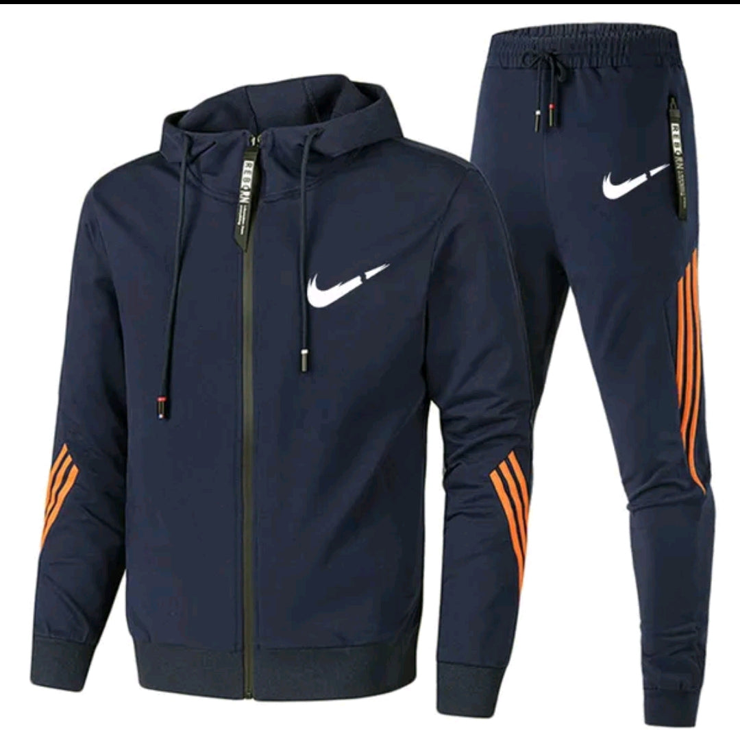 131Conjunto  con Capucha y Cremallera | Rendimiento Deportivo y Estilo Urbano