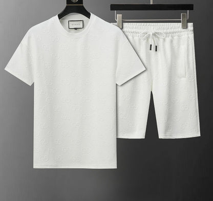Gucci Conjunto Camiseta y Short Relieve Monograma Premium