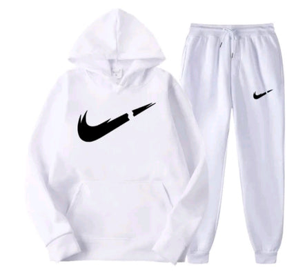 132Conjunto con Capucha | Estilo Deportivo y Confort Urbano