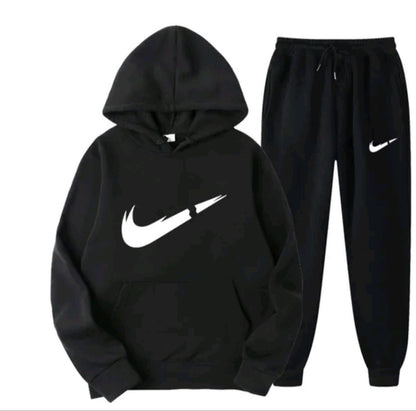 132Conjunto con Capucha | Estilo Deportivo y Confort Urbano