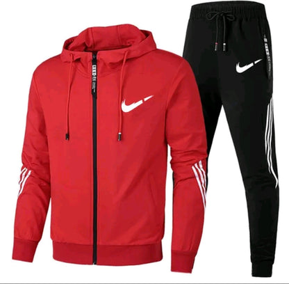 131Conjunto  con Capucha y Cremallera | Rendimiento Deportivo y Estilo Urbano
