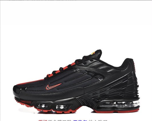 103Zapatillas Deportivas Negras con Detalles Rojos y Amortiguación Avanzada